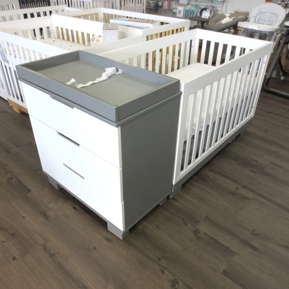 Babyletto Modo 2-Piece Crib and 3-Drawer Dresser Kit - Grey and White (80470) (Floor Model)