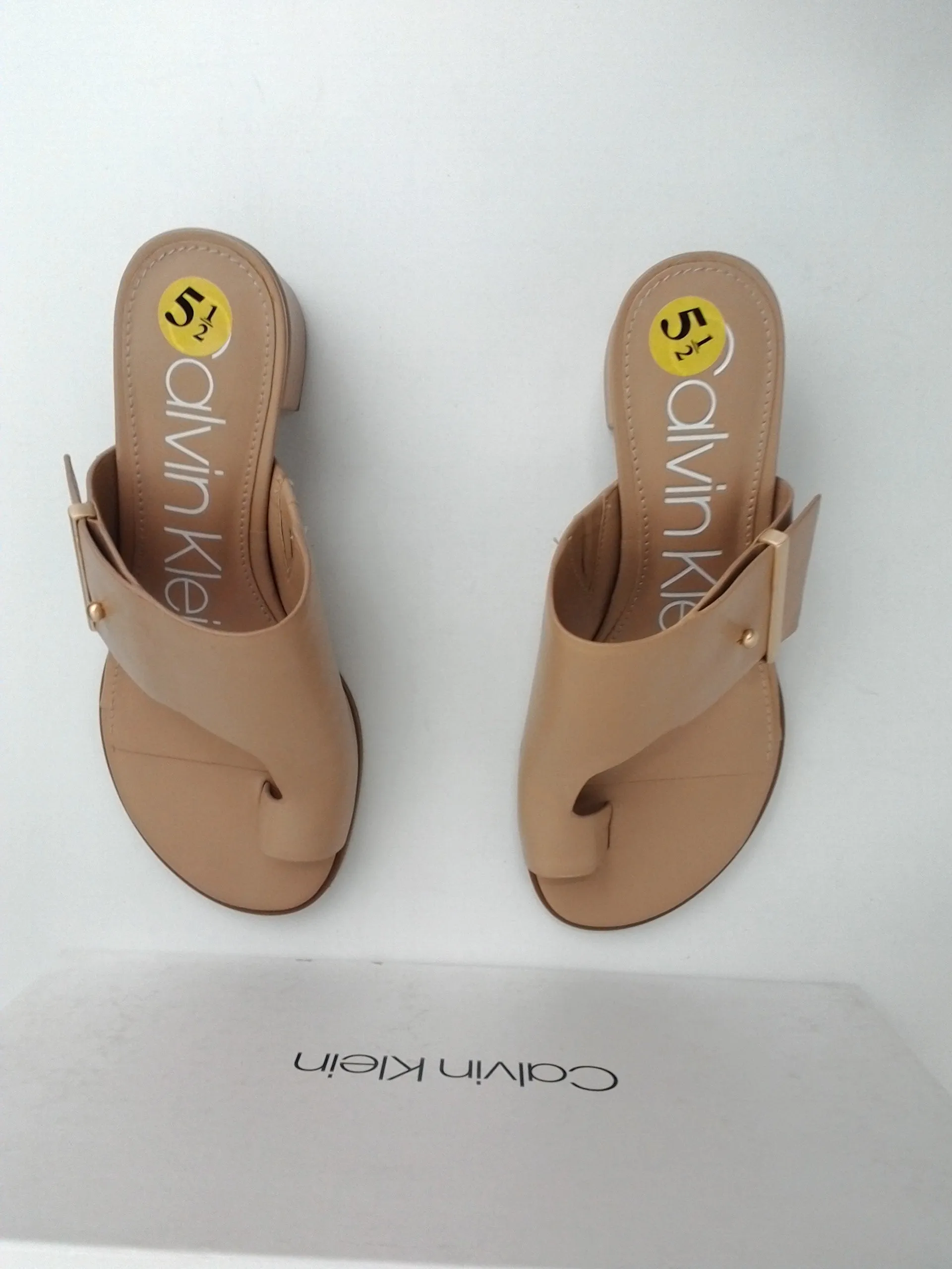 Calvin Klein Women Daria Nappa Leather Split Toe Casual, Desert Sand, Size 5.5