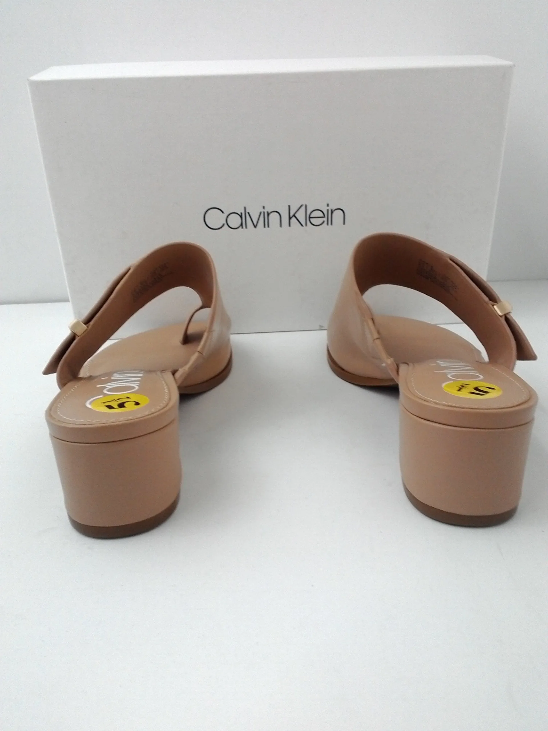 Calvin Klein Women Daria Nappa Leather Split Toe Casual, Desert Sand, Size 5.5