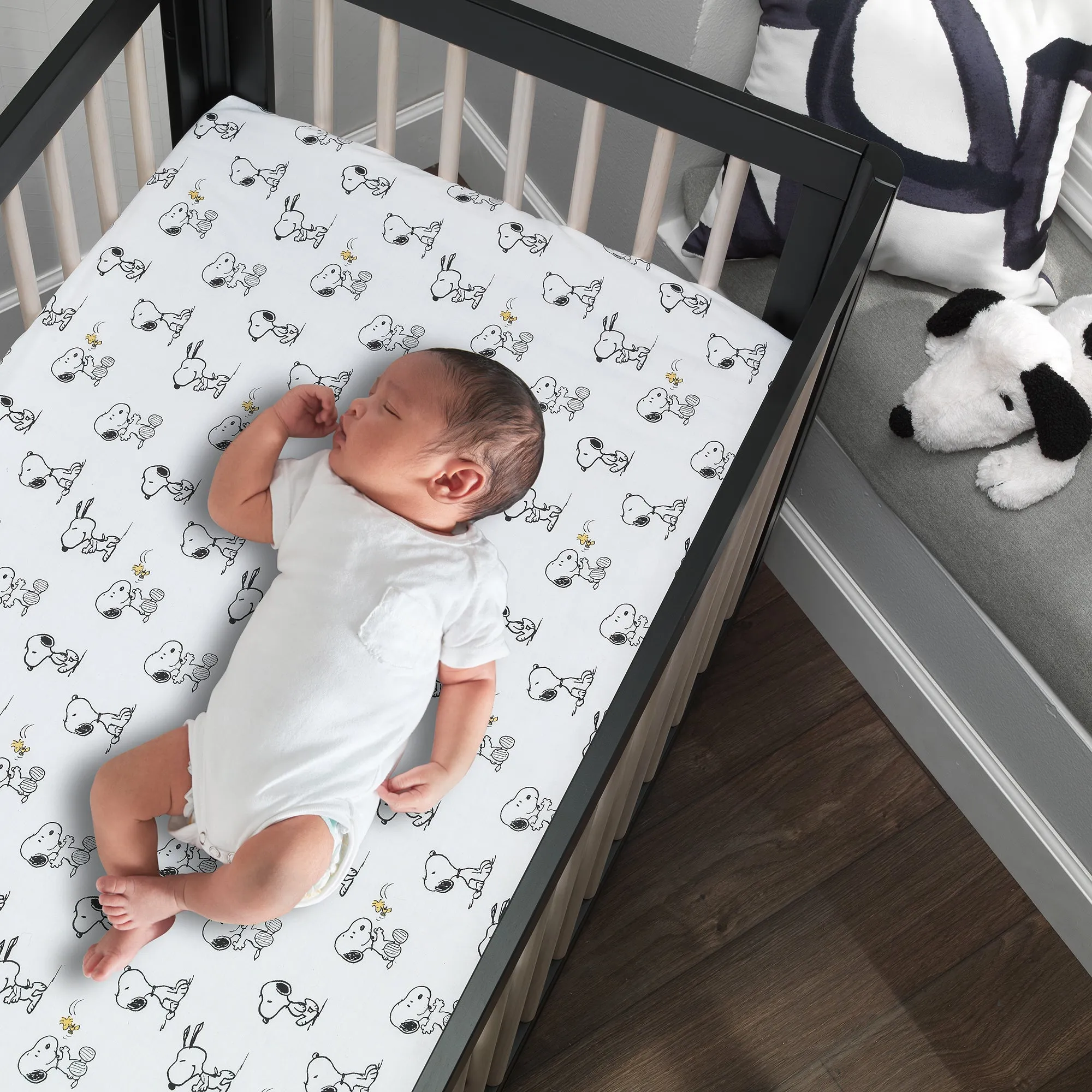 Classic Snoopy Fitted Crib Sheet
