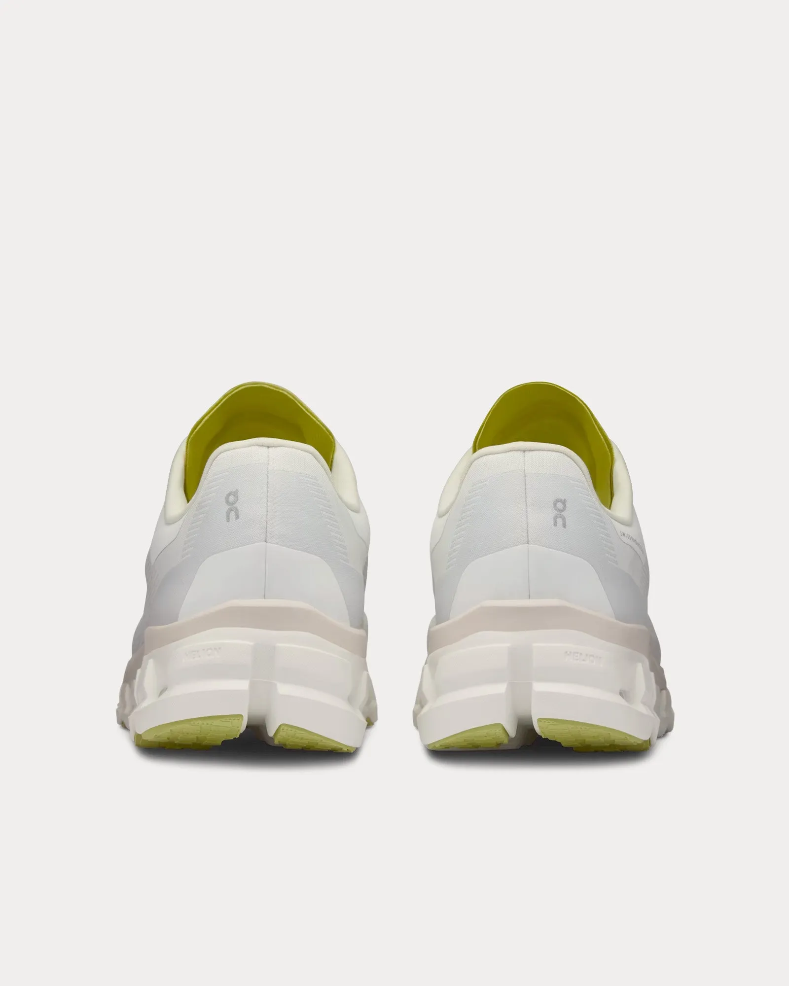 Cloudflow 4 White / Sand Running Shoes