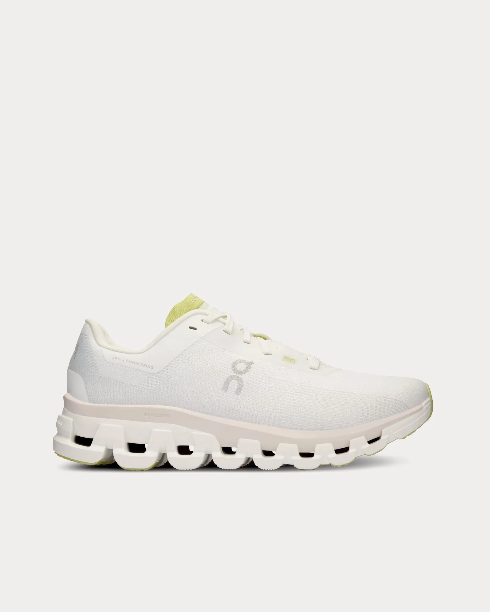 Cloudflow 4 White / Sand Running Shoes
