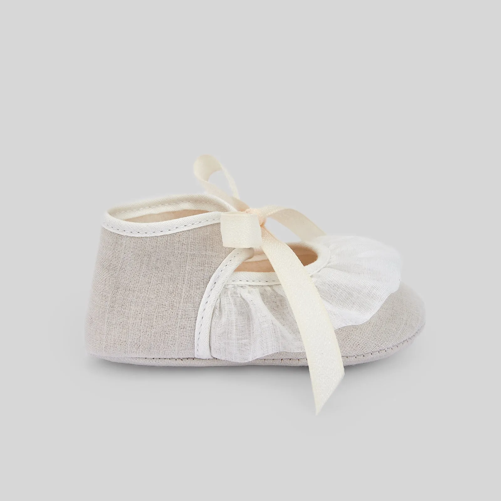 Cream Ruffle Crib Shoes