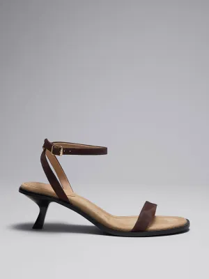 Kitten heel leather sandals