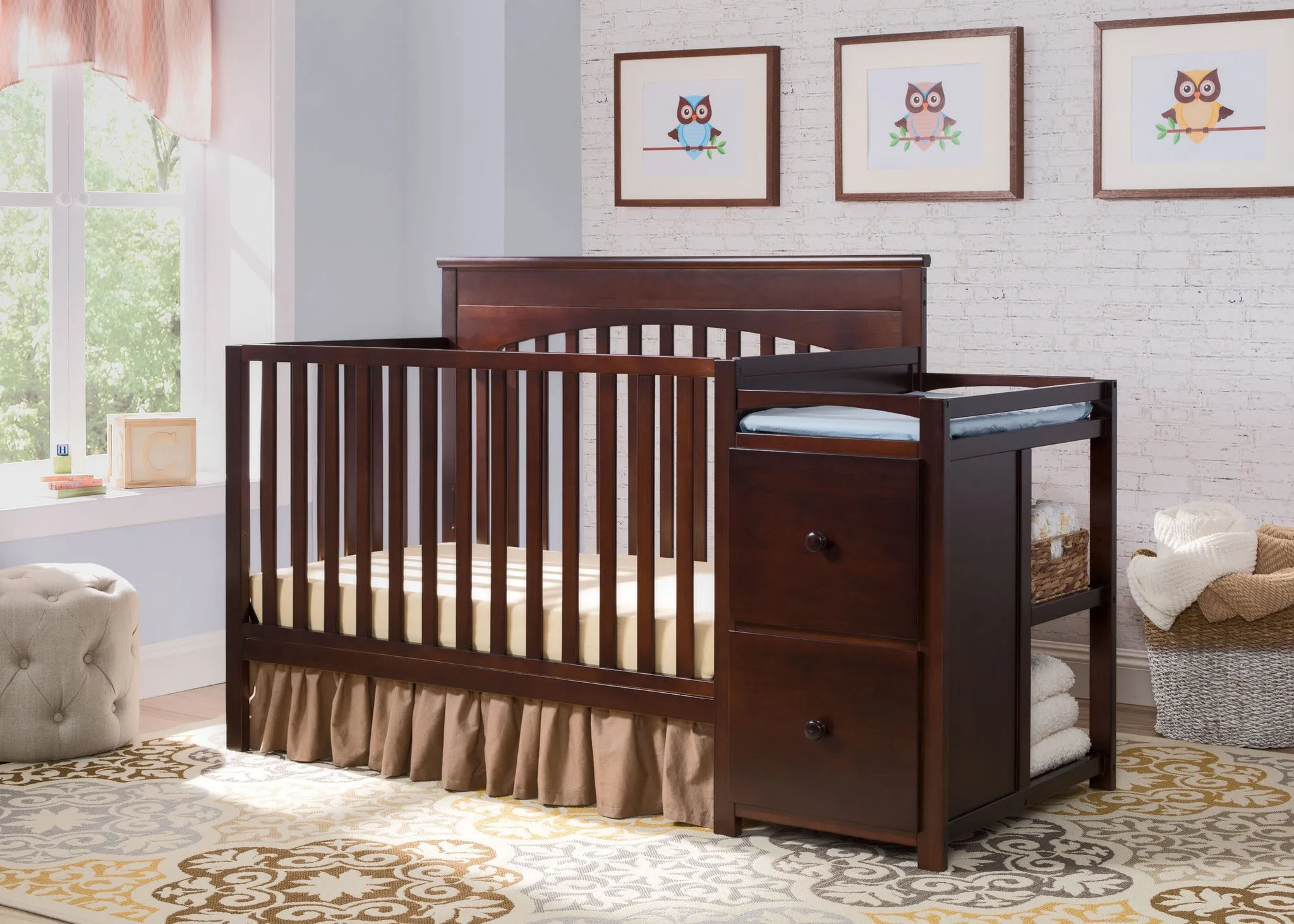 Layla Crib 'N' Changer