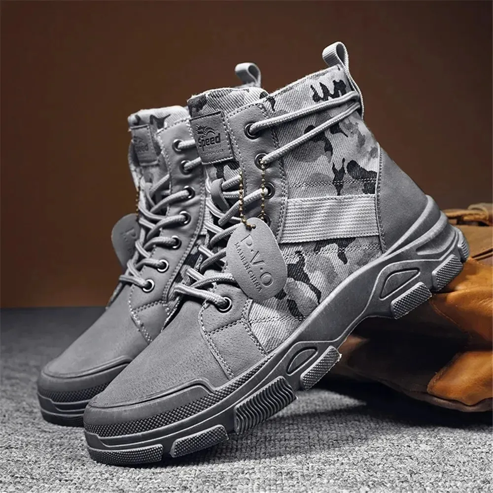 Men's boots with camouflage pattern and hard-wearing sole