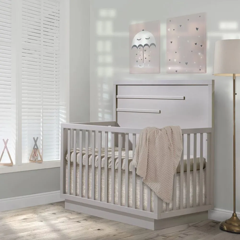 Natart Signature Series Como 4-in-1 Convertible Crib with Horizontal Molding