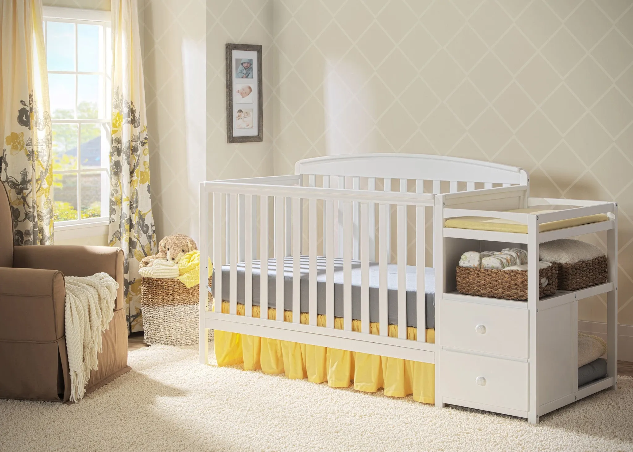 Royal Crib 'N' Changer